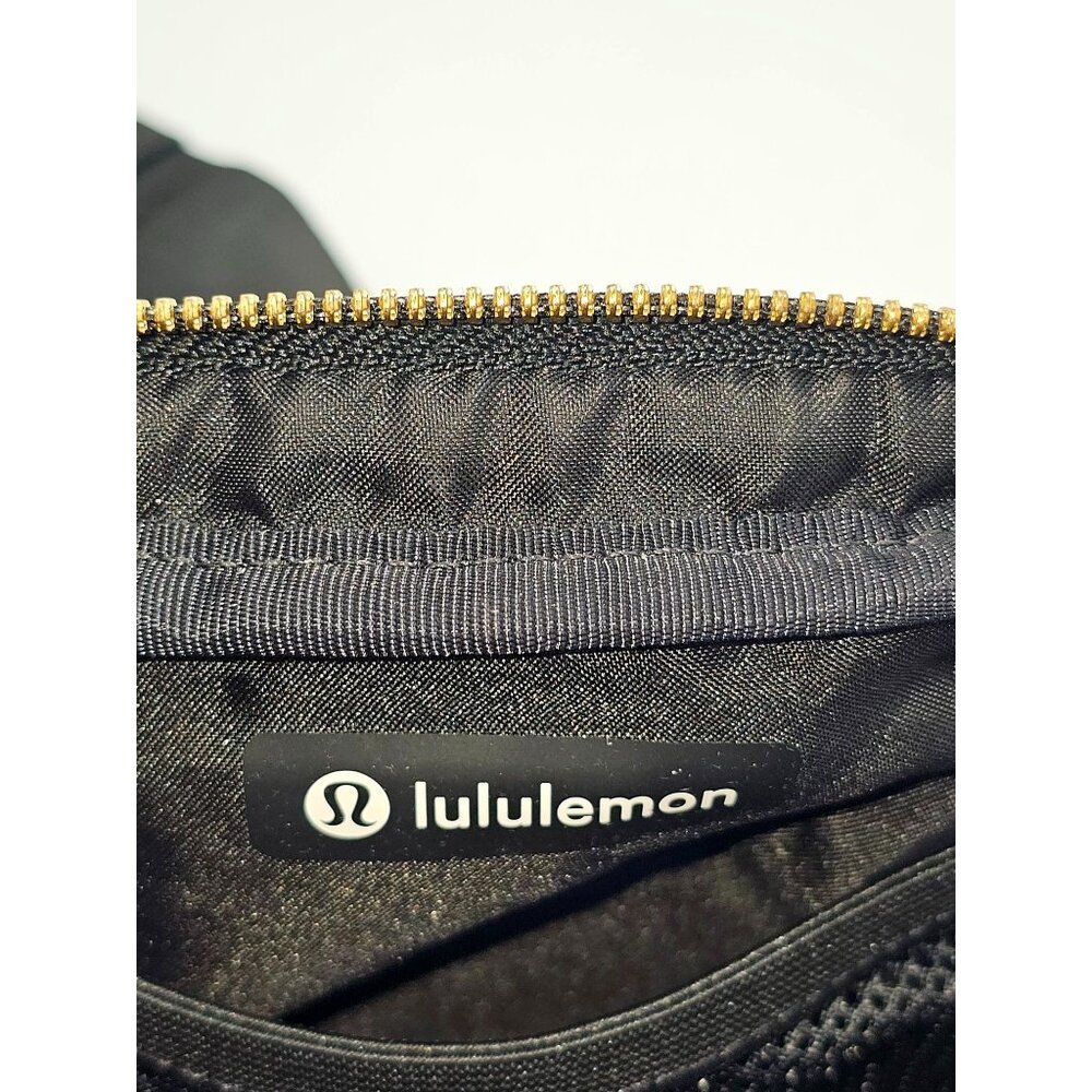 Lululemon Women's Black Sherpa Fleece Belt Bag Crossbody Waist Pack   3040 - Picture 13 of 15